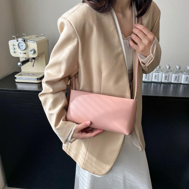 Spring Bag Women's 2025 New Fashion High-end Textured Shoulder Women's Bag Messenger Bag Versatile Ins Underarm Bag