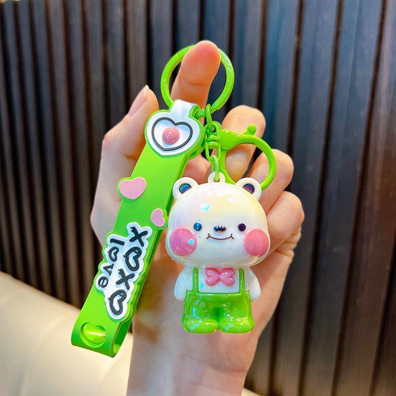 Soft Rubber Bear Keychain: Cute Cartoon Bow Tie Doll for Couples, Car, and Bag Pendant Gift зелёный