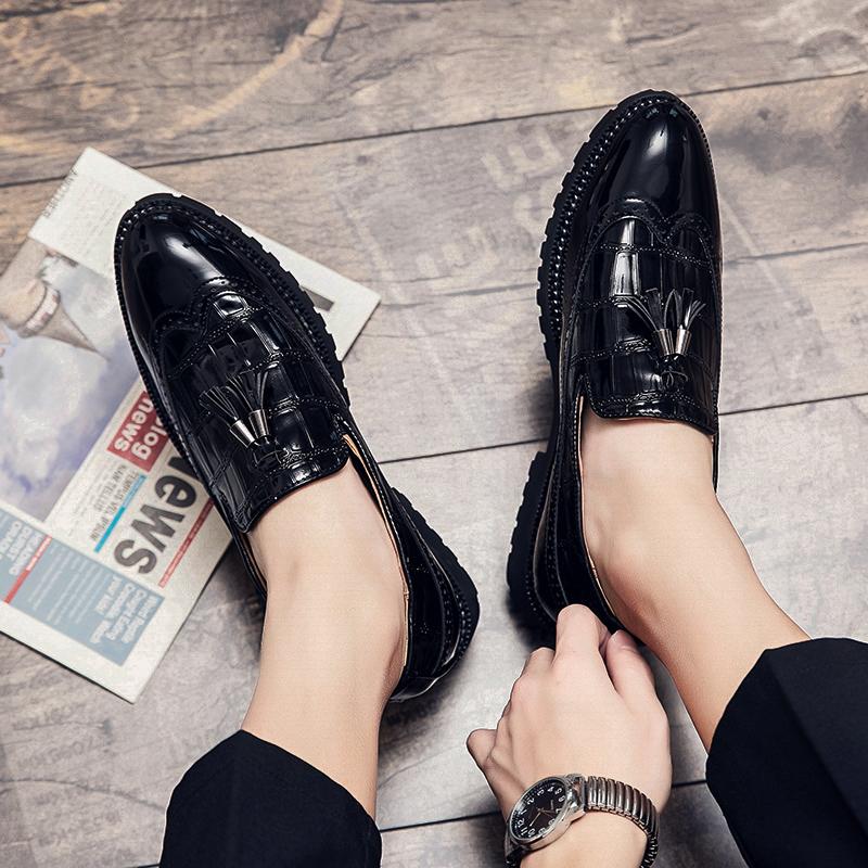 

Мода 2024 года, трехцветная модная обувь, офисная обувь для мужчин, повседневная деловая дышащая кожаная обувь для вождения, удобная обувь без застежек 47 чёрный