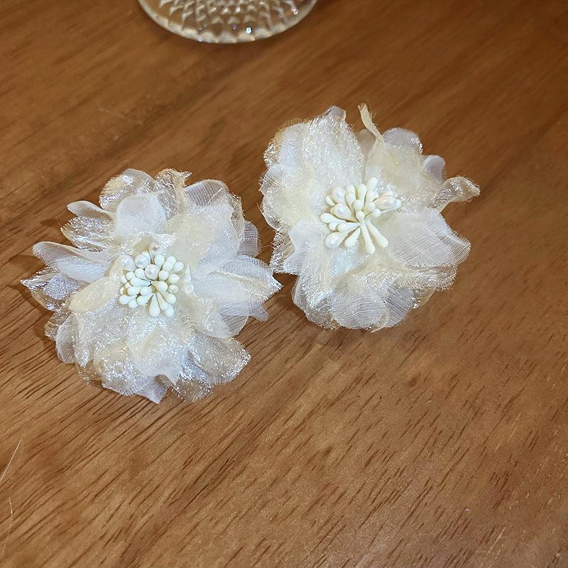Silver Needle Heart Resin Flower Mesh Earrings: Luxurious, Sweet, Fresh, and Elegant Mori-Style Women's Jewelry