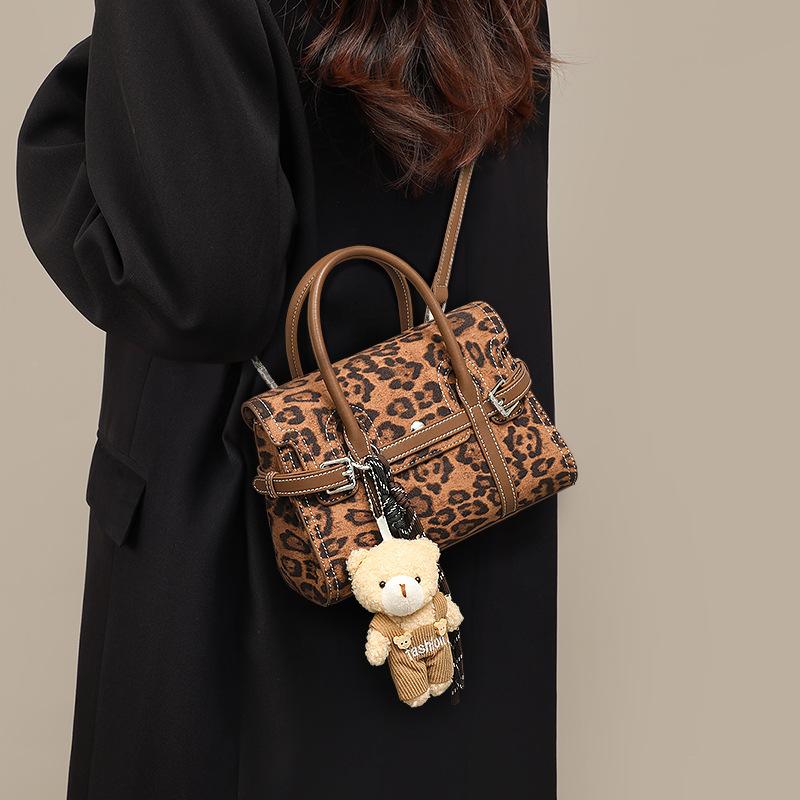 Bag Women s New Women s Bag Autumn and Winter Shoulder Crossbody Bag Premium Versatile Commuter Handbag