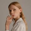 Personalisierter Trend Kupferbeschichtet 18 Karat Echtgold Eingelegt Weiße Muschel Drahtumwickelt Doppelkreis Design Ring Nischen Design Mode Ring