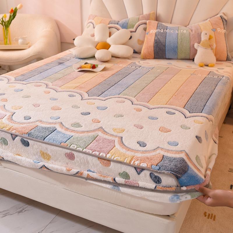 1 Pc Warm Coral Velvet Fitted Sheet Elastic Mattress Cover Fluffy Coral Fleece Bed Sheet Winter Warm and Cosy Plush Fitted Sheet
