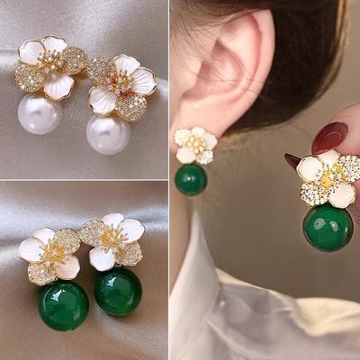 Elegante Chinesische Smaragd-Blumenstecker mit Strassstein-Akzent - Luxuriöses Design für Damen