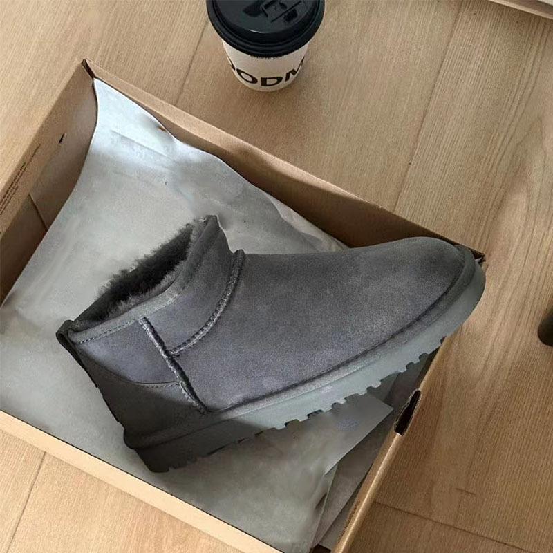Women Winter Platform Snow Boots Warm Faux Suede Ankle Boots Thick Furry Lining Non‑Slip Short Booties For Cold Weather