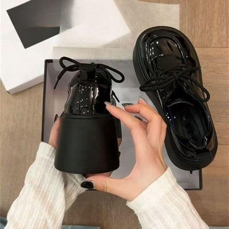 Nuove scarpe basse in pelle nere con plateau stile britannico scarpe primaverili singole plateau Mary Jane retrò