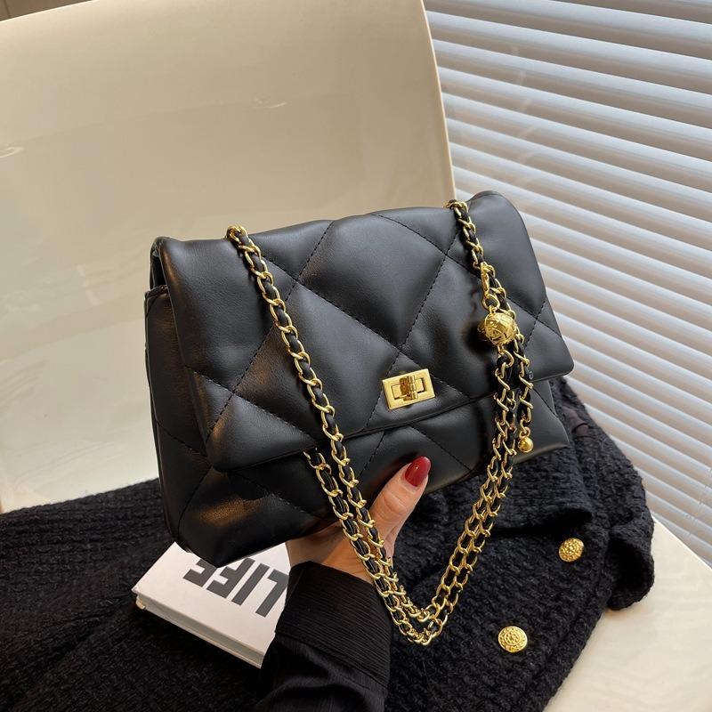 Black bag women's new fashion and high-end shoulder small square bag versatile chain messenger bag