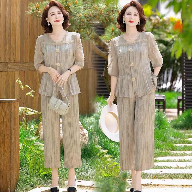

Mom s 2026 Chiffon Suit: Summer Fashionable Two-Piece Set for Middle-Aged and Elderly Women - Age-Reducing Top & Wide-Leg Pants. 3XL [Recommended for 115-130 Jin]