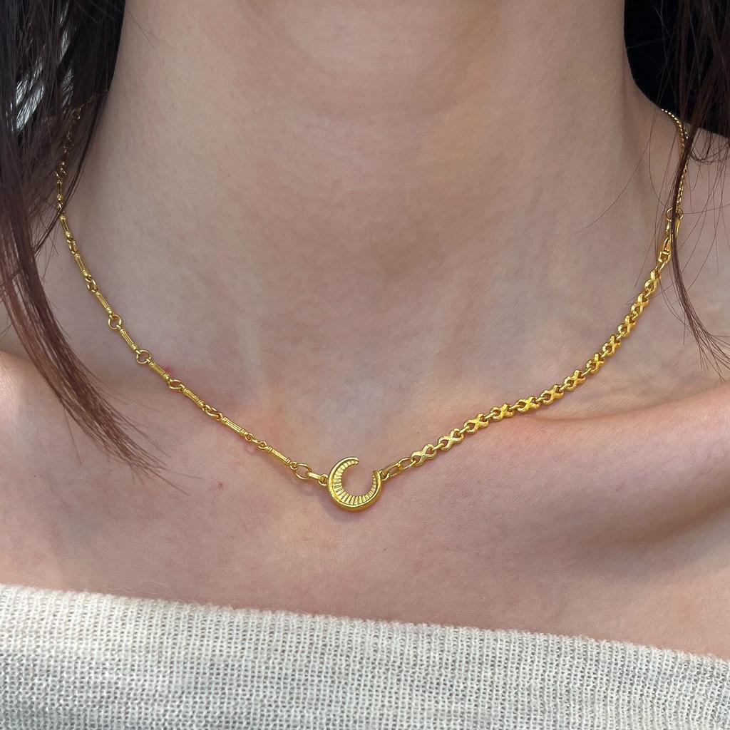 Classic Moon Pendant Clavicle Chain Fashion Exquisite Necklace Light luxury and unique Irregular Jewelry Gift Accessories