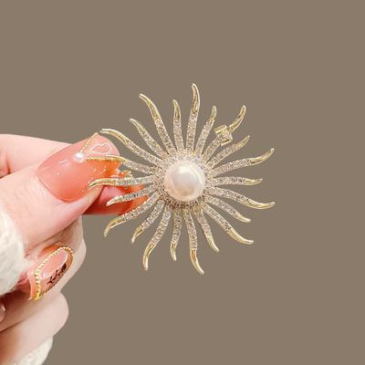 Yousheng Women Brooch High-Gloss Rhinestone Faux Pearl Inlay Sparkling Sun Flower Design Lapel Pin Smooth Polished Edge Scarf Badge Clothing Bags