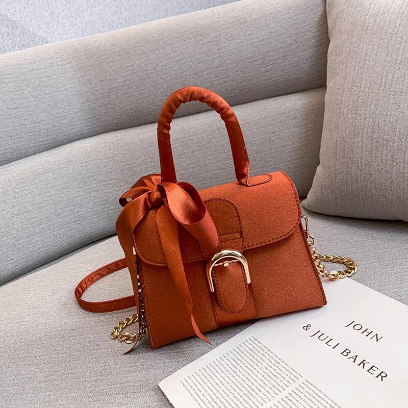 Frauen Vintage Tragbare Handtasche Vielseitige Einzelne Schulter Schräg Über Tasche Weibliche Einfarbig Kleine Quadratische Kette Tasche
