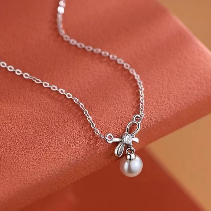 2023 Popular Design: 925 Sterling Silver Pearl Necklace, Light Luxury Clavicle Chain