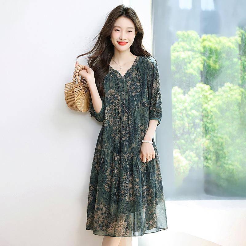 

Легкое и зрелое темпераментное цветочное шифоновое платье женское летнее новое свободное скрывающее живот и стройнящее платье-юбка M