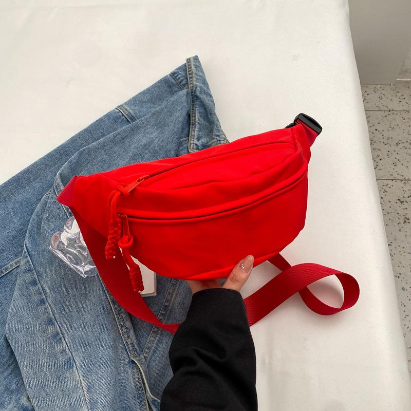 

Japanese ins trendy sports breast bag women s Korean version versatile casual mobile phone fanny pack simple messenger bag