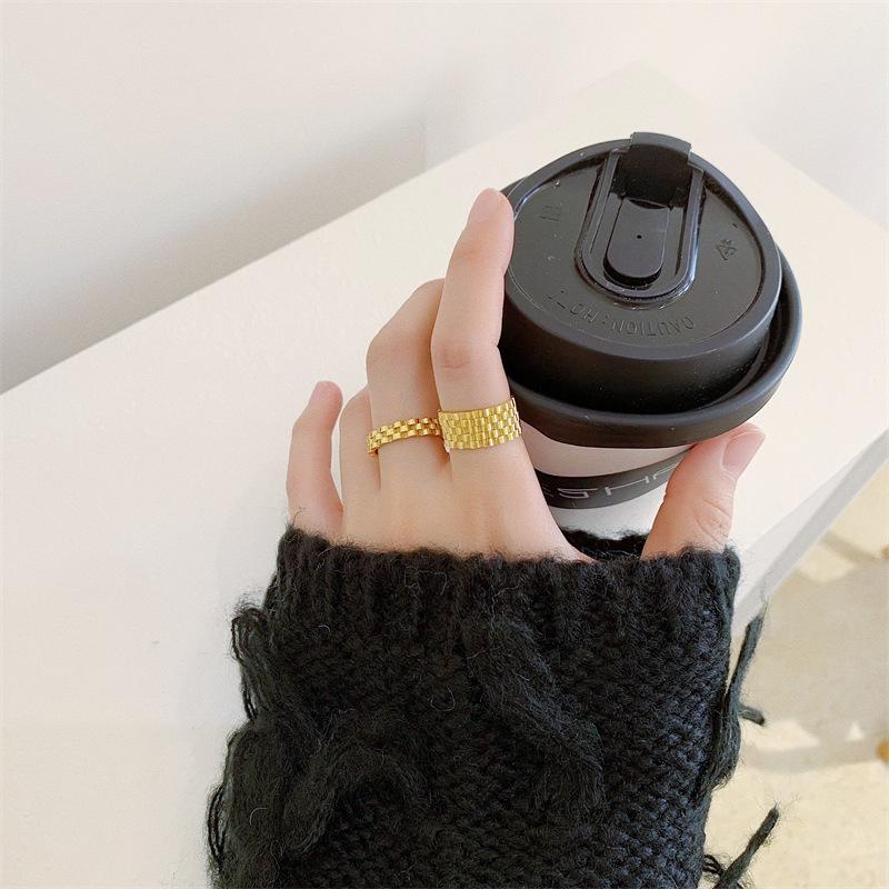 18K Gold-Plated Irregular Gear Index Ring for Women – Fashionable, Unique, Cool Style