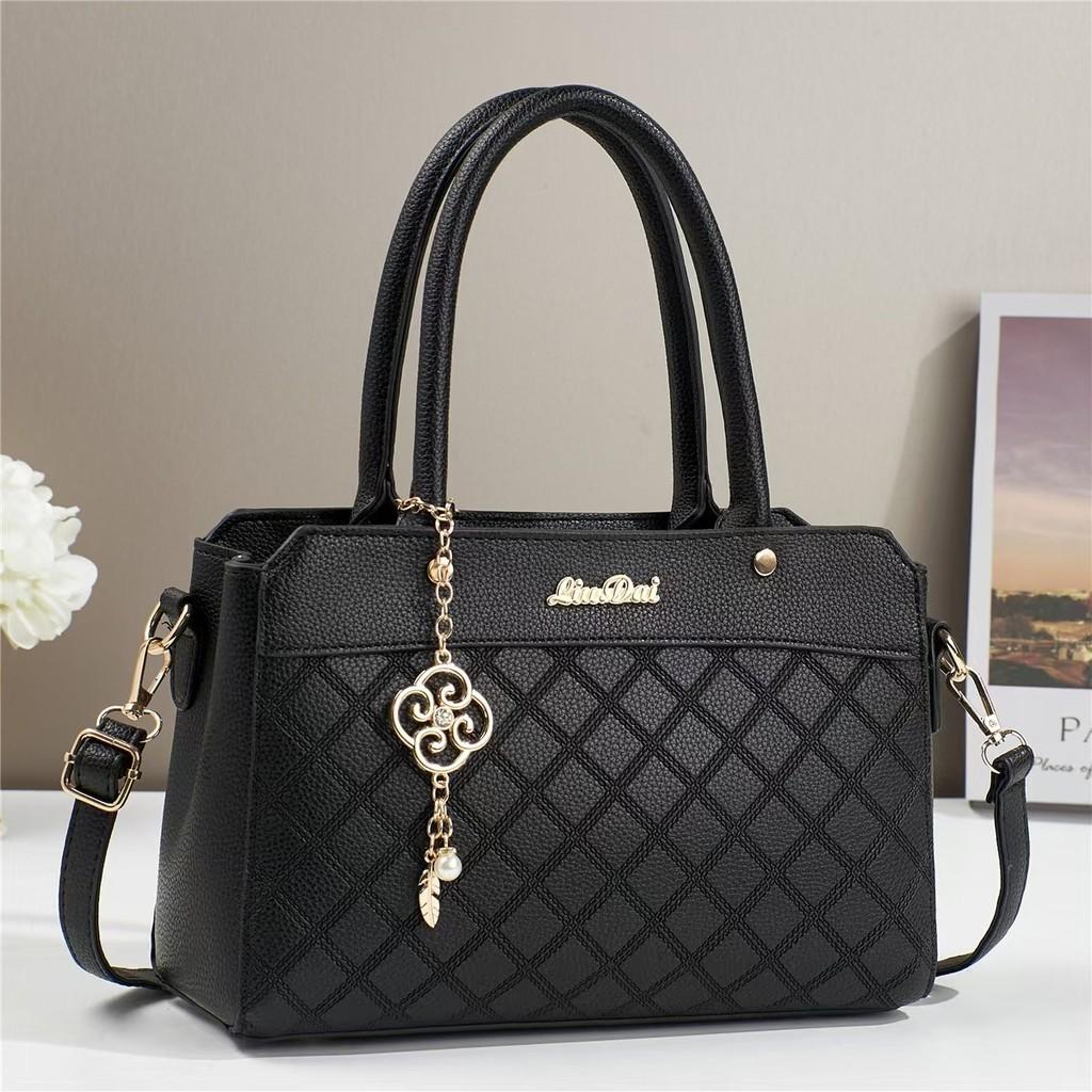 

Trendy Minimalist Quilted Shoulder Bag Ideal For Fashionable Outfits In Various Colors чёрный