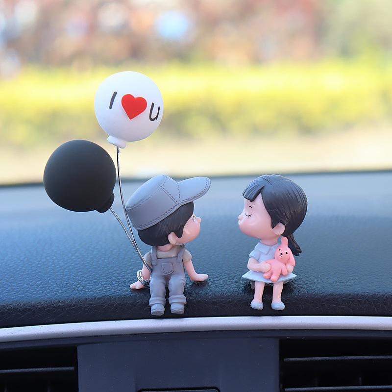 1Pc Cute Cartoon Couples Action Ornament - Cute Lovely Car Dashboard Decoration: Anti-Scratch Accessories For Cars