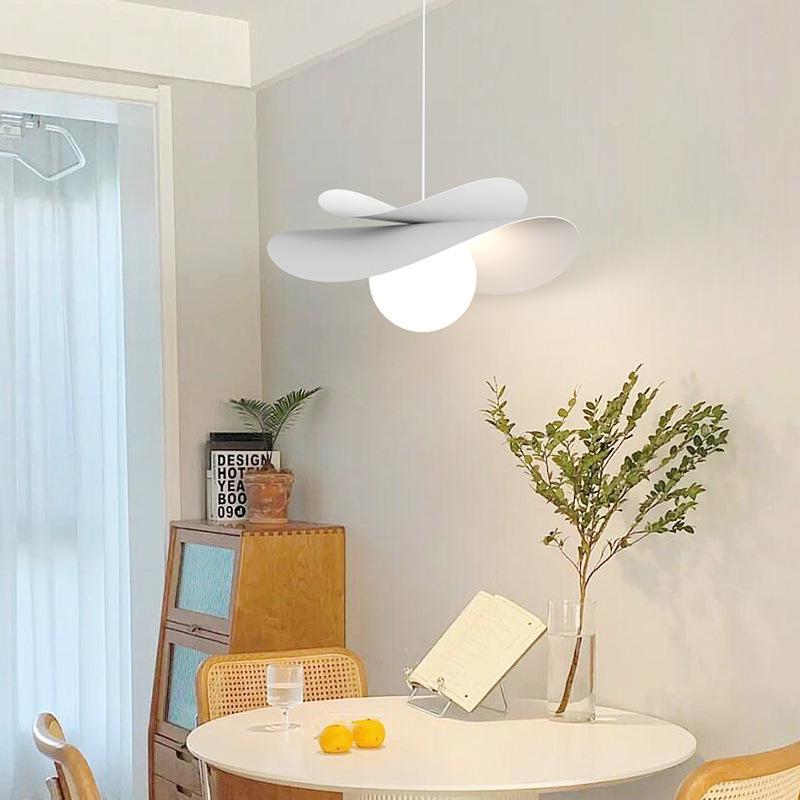 Unique Dining Room Pendant Light with Glass Orb Chandeliers Nordic Home Decor Lamps for Living Room Board LED Light Illumination