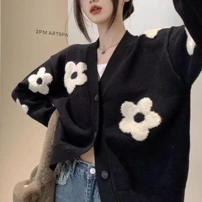 High-end V-neck Loose Casual Versatile Knitted Sweater Autumn New Fashion Women's Contrasting Flower Sweater Jacket