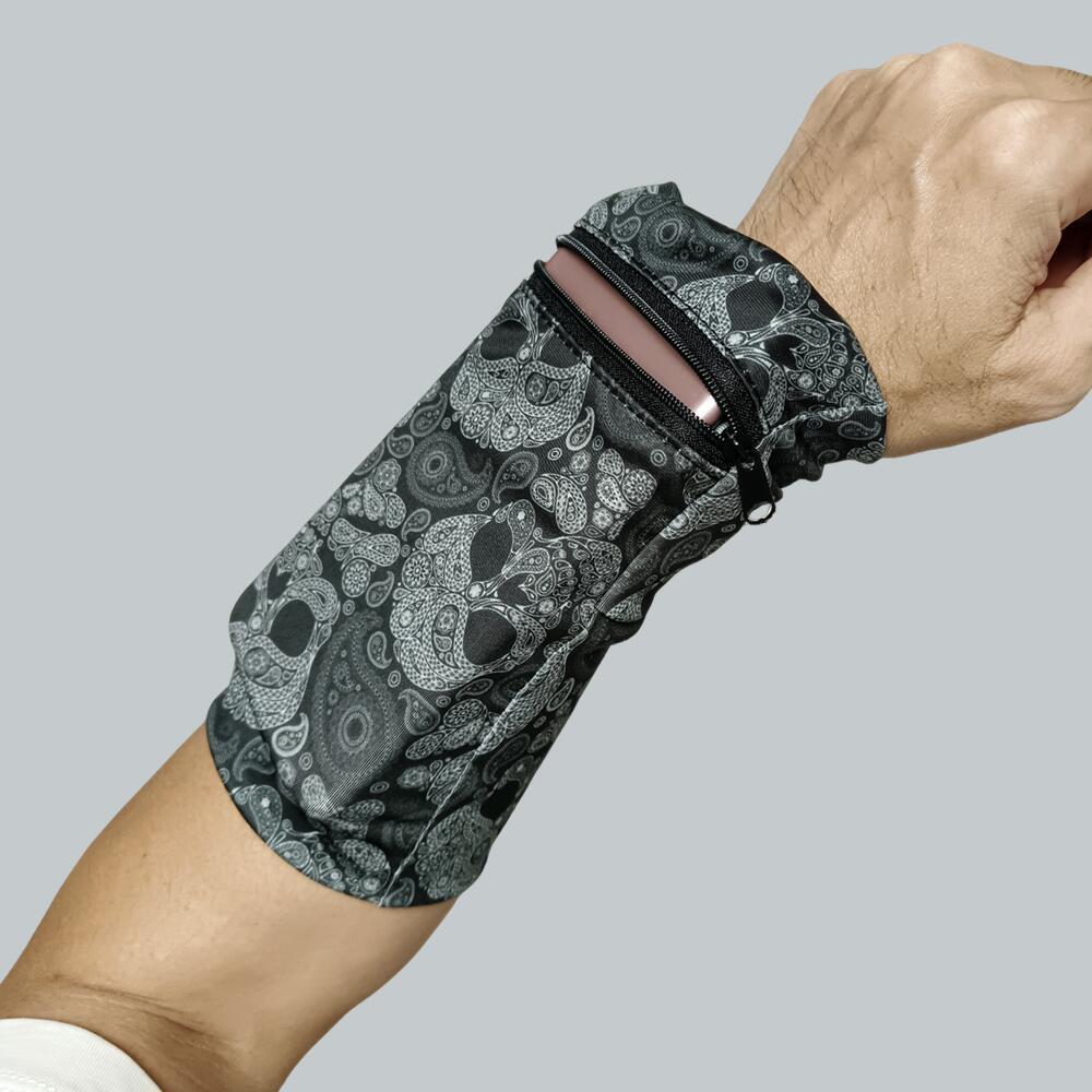 

Sports Wrist Bag, Highly Elastic Material, Wearing On The Forearm Can Be Used To Hold Cellphones, Cards, For Running, And Outdoor Activities