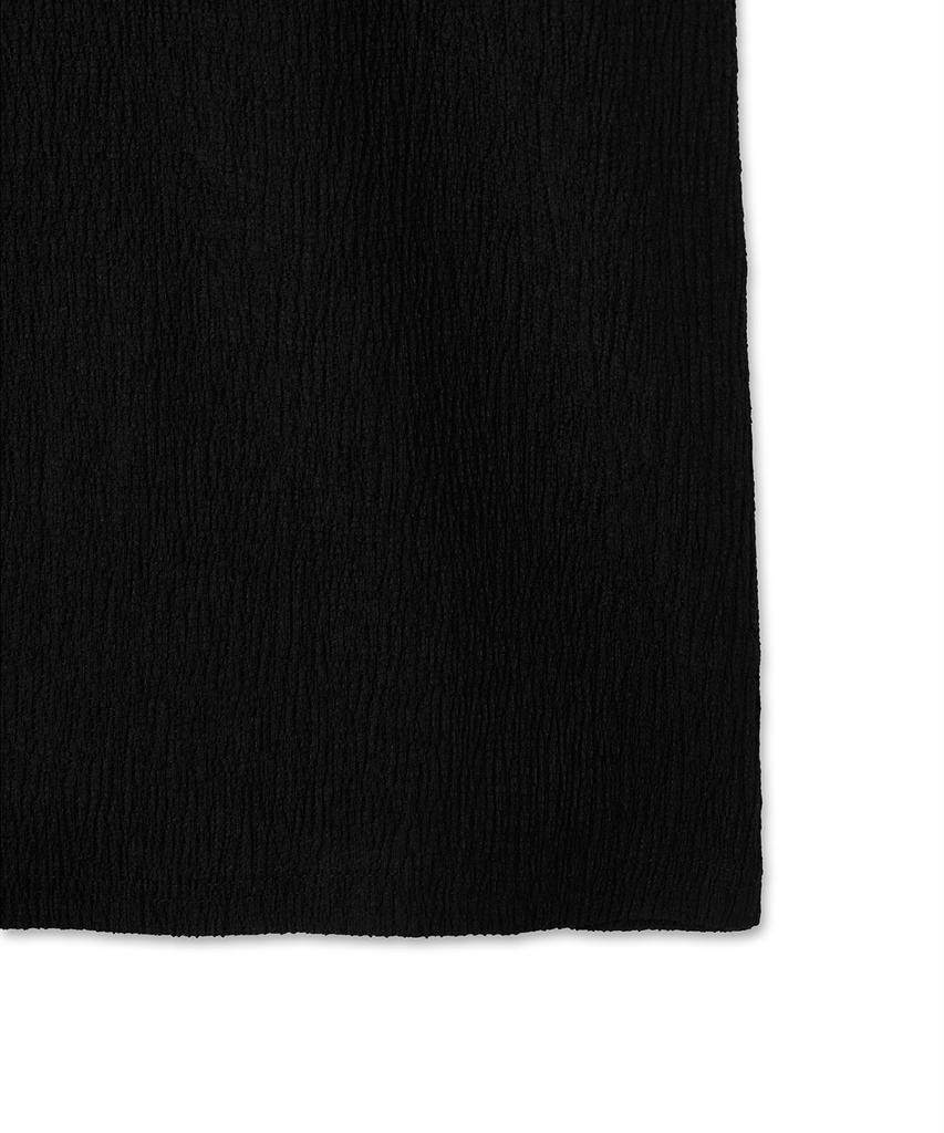 NOIRER Pleated Henley Neck Half T-Shirt (Black)