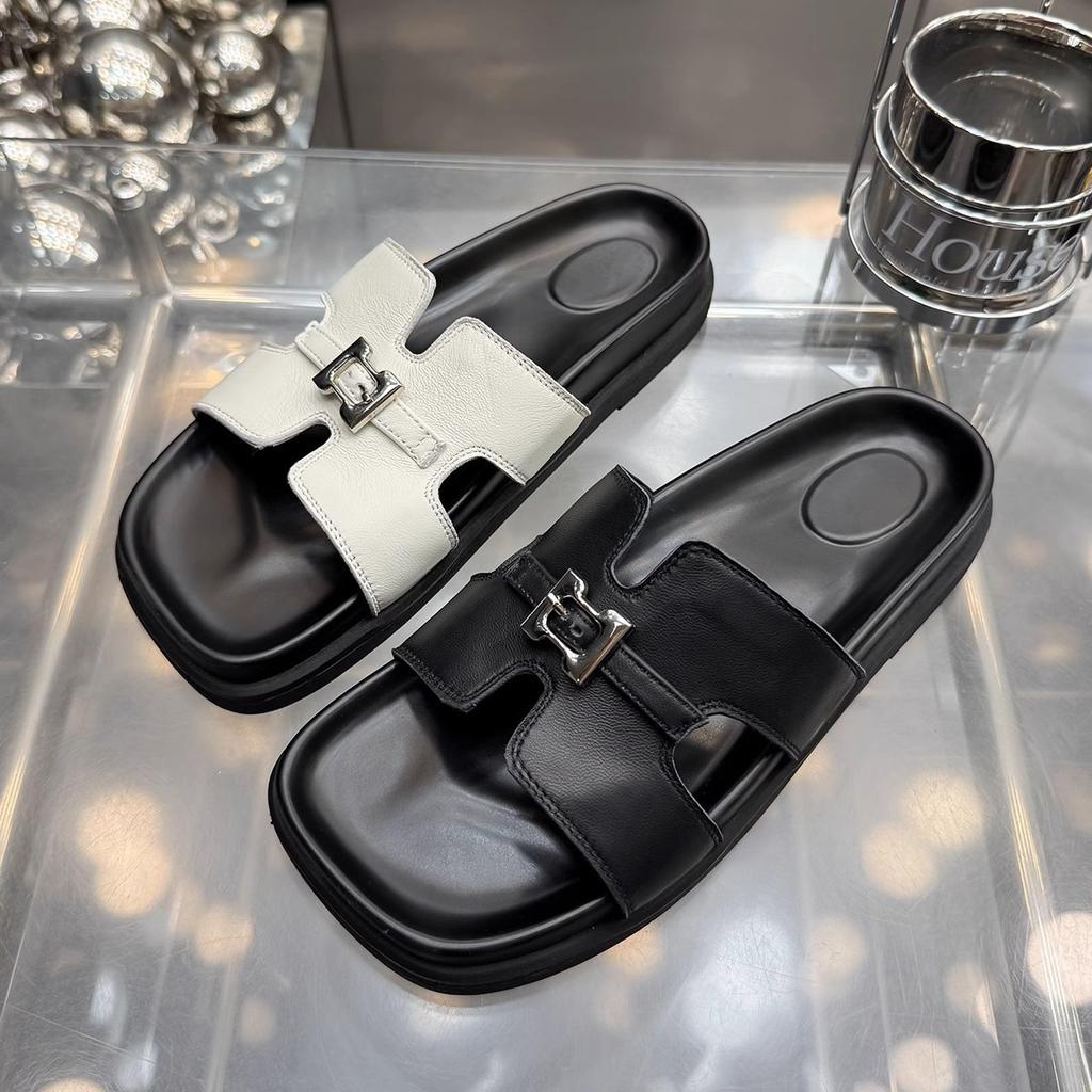 Soft-bottomed Cool Slippers Women's Summer 2025 New Outer Wear Flat-bottomed Fashion, Light and Casual Summer Going Out Beach Slippers