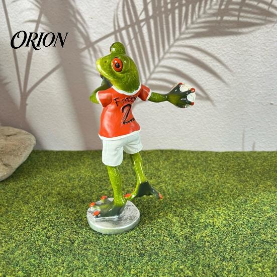 Garden Frog Decoration Cute Football Goalkeeper Figurine, Sports Theme Resin Statue, Funny Small Animal Figurine Novelty Desktop Ornament for