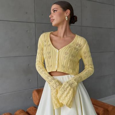 Top de punto de punto para mujer Primavera 2026 Sexy Corto Suéter Cuello en V Mangas largas acampanadas Botones Cárdigan corto Top Femenino Hueco de punto Crop Tops Camiseta