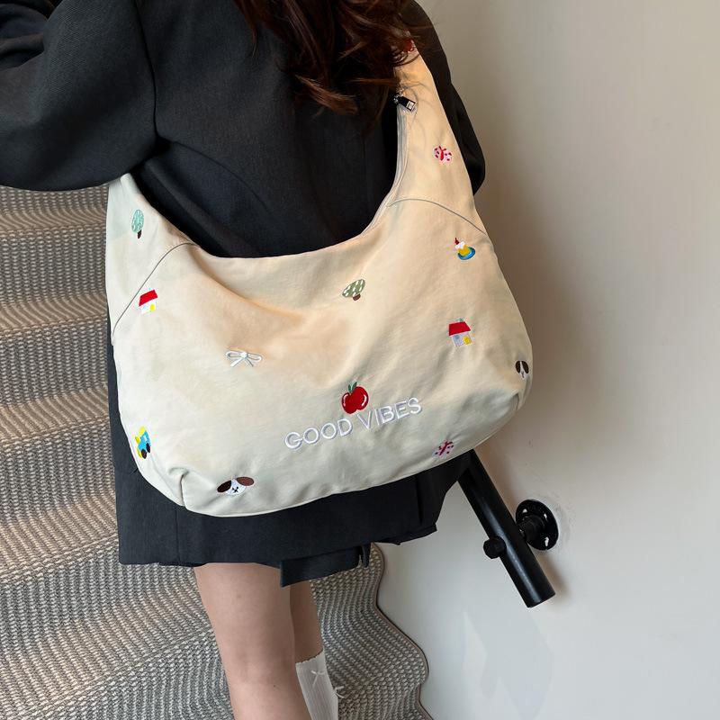 Korean version ins wind large capacity shoulder bag nylon messenger bag embroidery commuter lazy wind dumpling bag versatile bag
