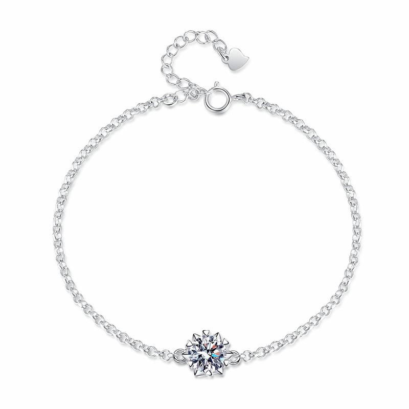 Moissanite Snowflake Bracelet: Women's S925 Silver Hexagram with One-Carat Stone, Exquisite Craftsmanship.