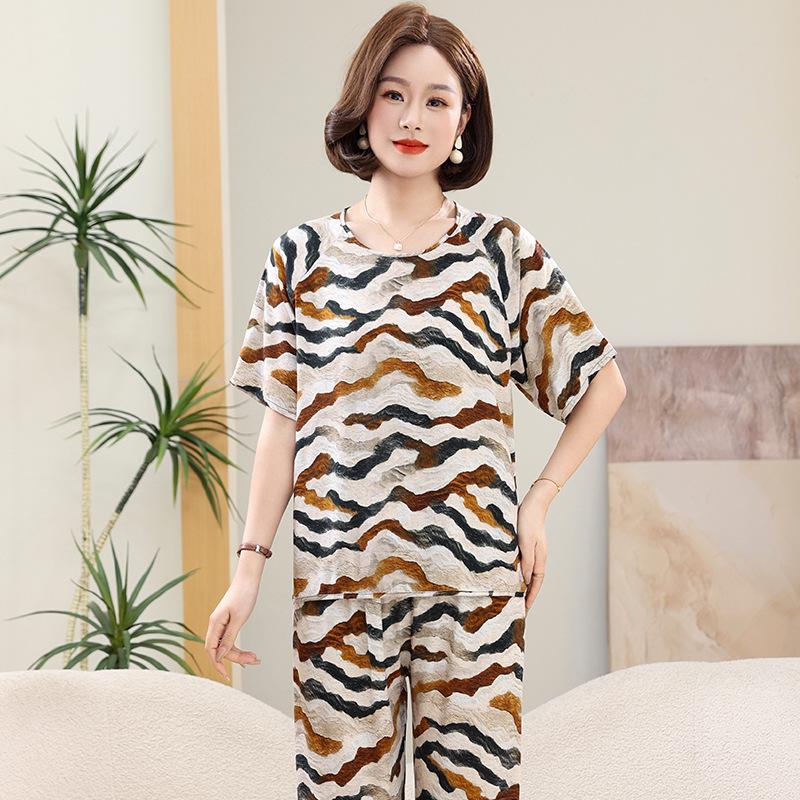 Plus Size Women's Summer Cotton Pajama Set - Short-Sleeved Homewear for Middle-Aged & Elderly