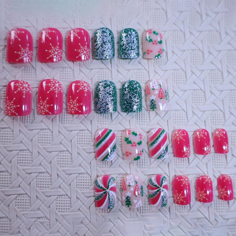Christmas Nail Art Wear Nail Art Sweet Color Striped Glitter Snowflake Leaf Short Nail Art Wear