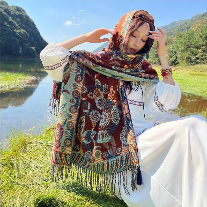 Spring and Autumn new shawl Yunnan Xinjiang travel with sunscreen cloak retro fringed imitation cashmere scarf