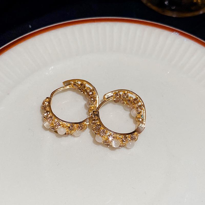 Elegant French Retro Flower Earrings: Luxurious Literary Studs