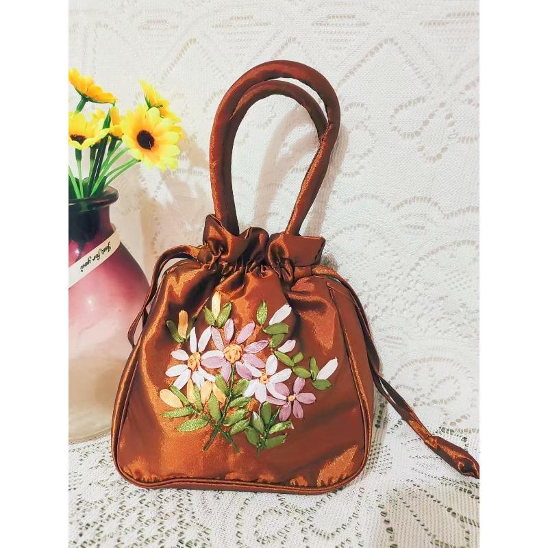 Ethnic style handmade embroidered bag wedding candy handbag middle-aged and elderly shopping mobile phone change bag mini handbag