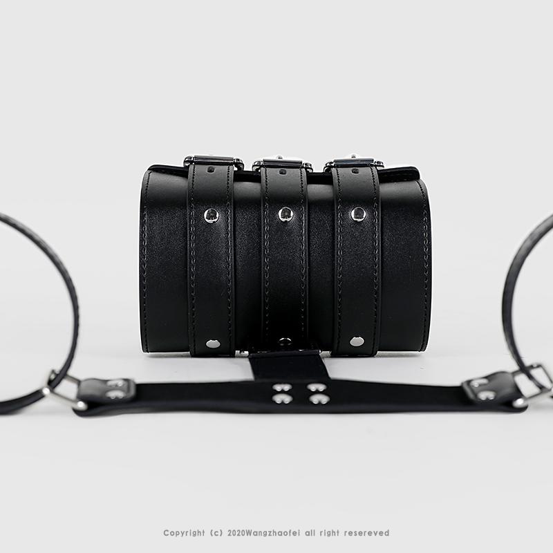 1 Set di Manette in Pelle per Bondage - Perfetto per BDSM & Giocattoli Sessuali per Coppie!