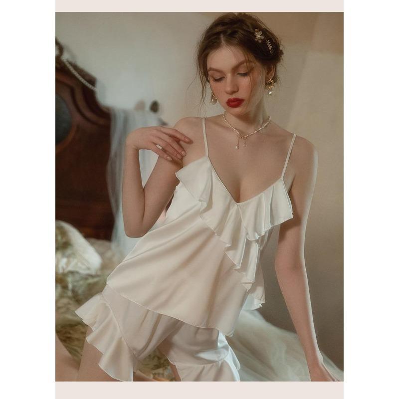 Sexy Pajamas Women's Ice Silk Thin with Chest Pads, Suspenders, Pajamas Three-piece Set, Pure Desire Style Loungewear Can Be Worn Outside