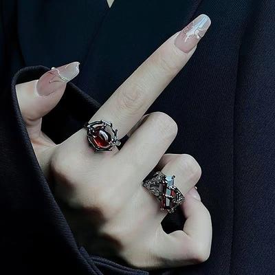 Gothic Crystal Liquid Metal Ring Edgy Black Thorn Lava Adjustable Zircon Open Ring Jewelry for Fashion Enthusiasts