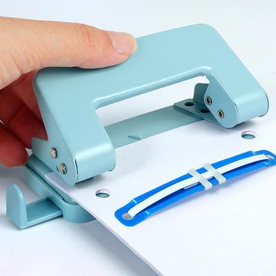 Mini 2-håls stansmaskin DIY Hålslagning Detektion Boksidehäftare Kontorsmaterial Makaronfärg