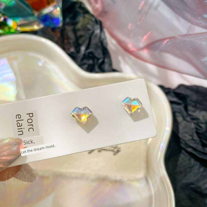 

Шицзя Серьги-пусеты в форме вспышки, китайские, огранка «роза», волшебный цвет, необычные, для пирсинга хряща уха, с заботой об ушах, новые серьги 2025 [A pair] colorful Heart (S925 tremella needle)