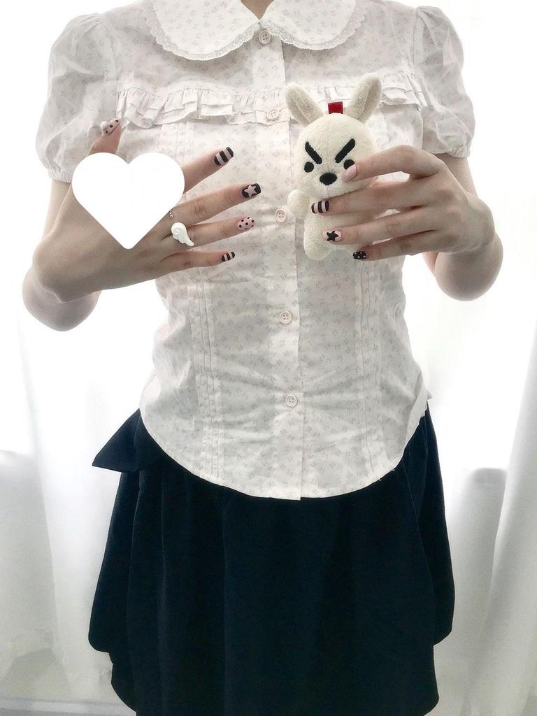 Midsummer Story Floral Doll Collar Two-Piece Set: Age-Reducing Short-Sleeved Shirt & Bowknot Skirt
