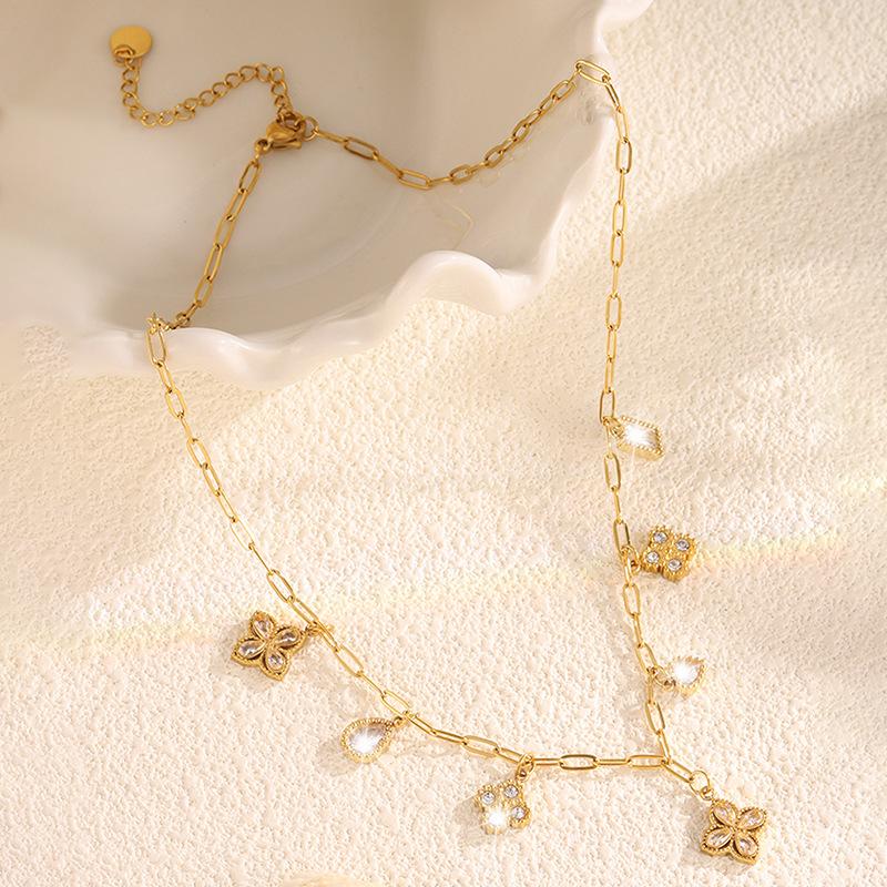 New Fashionable Versatile Diamond-encrusted Four-leaf Clover Pendant Necklace Women's Non-fading Titanium Steel Necklace High-end Ins Style
