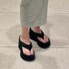 Thick-soled slippers for women's summer wear, new style, beautiful with skirt herringbone fashion, black sandals