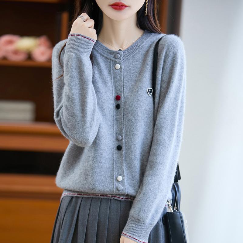 2025 Autumn/Winter Women's Knitted Wool Cardigan: Loose Long Sleeve Sweater, High-End Ladies Outerwear.