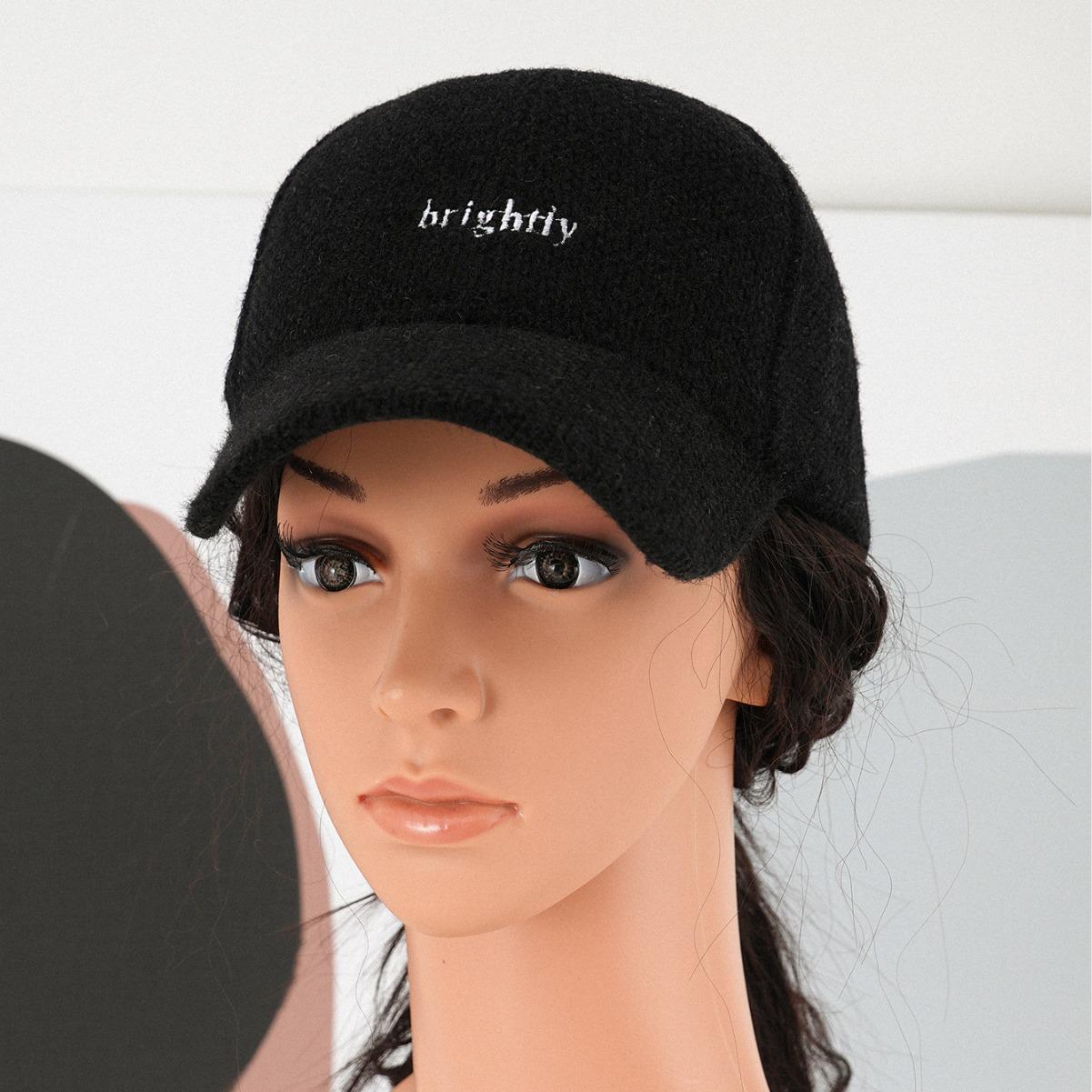 

Unisex Fashion Embroidered Mink Fur Visor Cap - Warm European & American Style Fleece Hat for Autumn/Winter M (56-58cm) бежевий