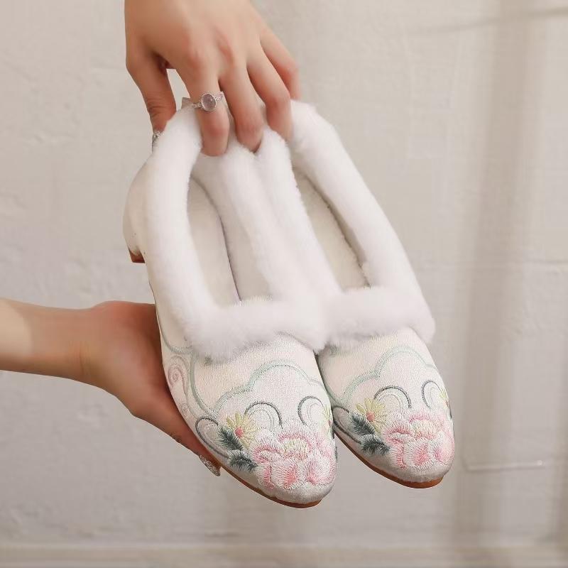 Women Winter New Shallow Embroidered Cotton Shoes Low Heel Round Toe Slip On Plush Keep Warm Ethnic Style Cheongsam Hanfu Shoe