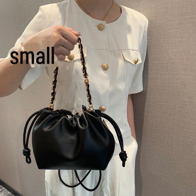 

Сумка на плече Lucky Cloud Flamenco 2024: Новий китайський стиль, універсальний трендсеттер With Chain Blank