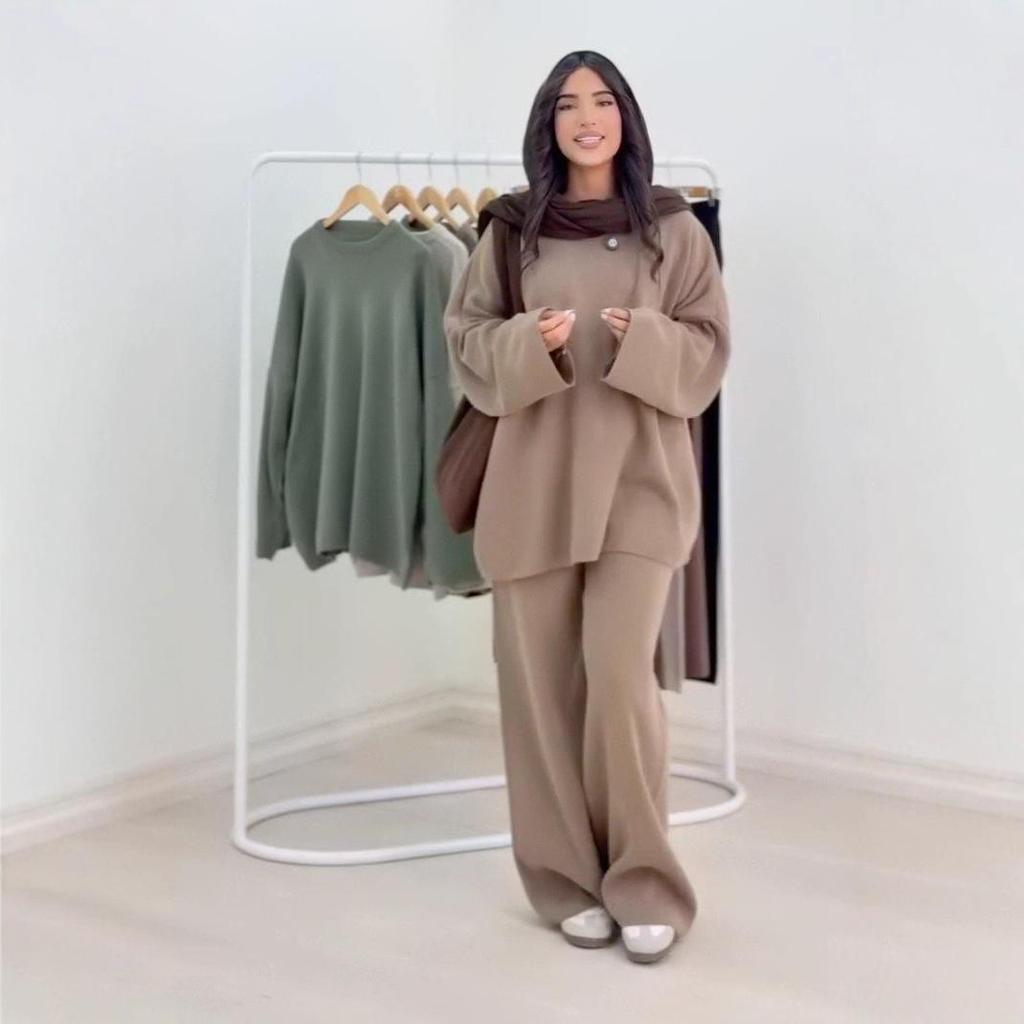 Women's Casual Commute Two-Piece: Round Neck, Long Sleeve Top with Loose Korean Style Pants - 2025 Autumn Collection