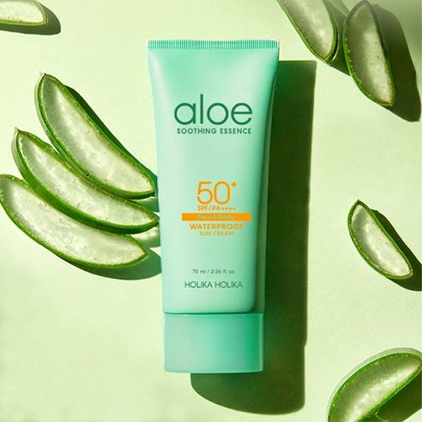 HOLIKA HOLIKA Aloe Soothing Essence Crema solara rezistenta la apa SPF50+/PA ++++ 70 ml