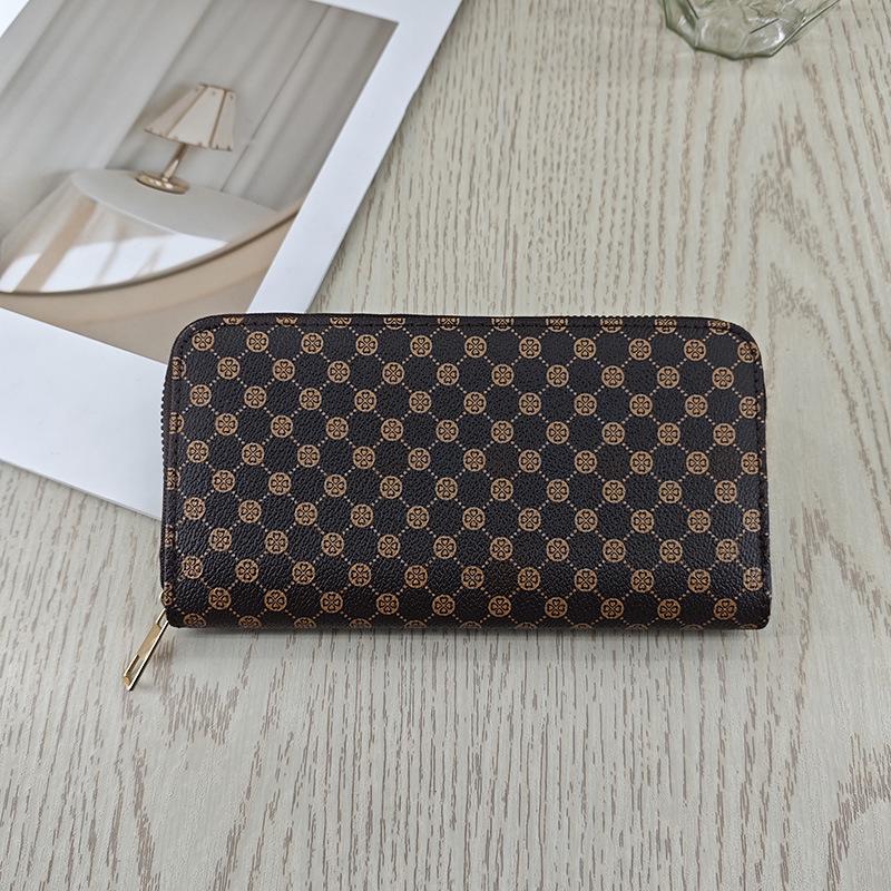 Vintage European & American Women's Long Wallet with Multi-Card Slots and Large Zippered Storage